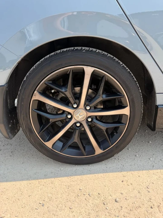 2020 Honda Civic 10th Gen - Image 10 of 17