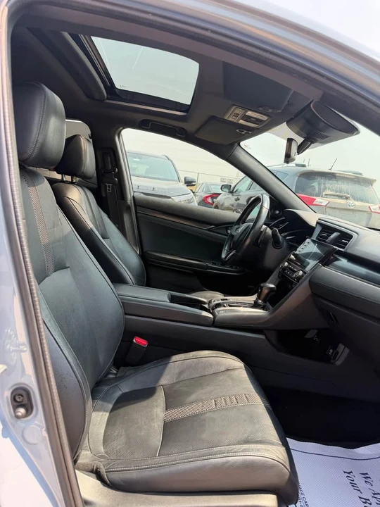 2020 Honda Civic 10th Gen - Image 12 of 17
