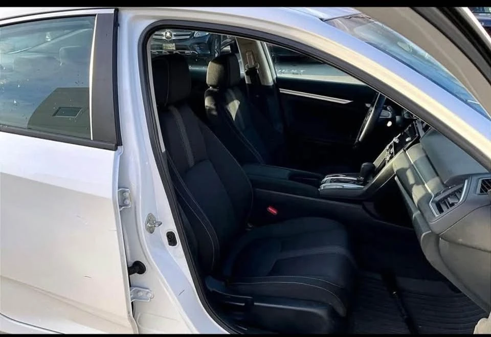 2020 Honda Civic 10th Gen - Image 5 of 9