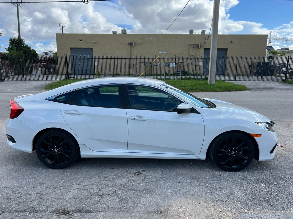 2020 Honda Civic 10th Gen - Image 9 of 26