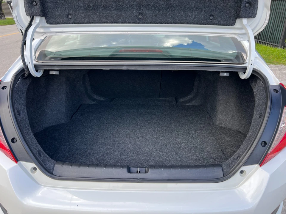 2020 Honda Civic 10th Gen - Image 16 of 26