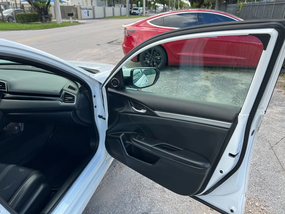 2020 Honda Civic 10th Gen - Image 18 of 26