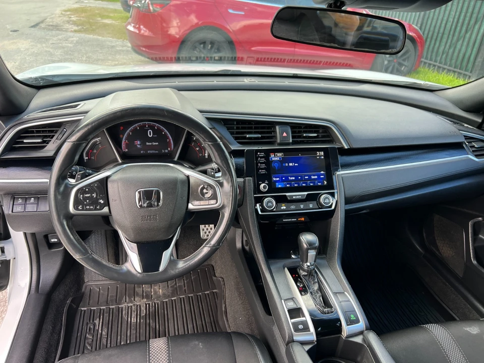 2020 Honda Civic 10th Gen - Image 19 of 26