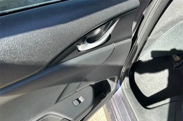 2020 Honda Civic 10th Gen - Image 13 of 16