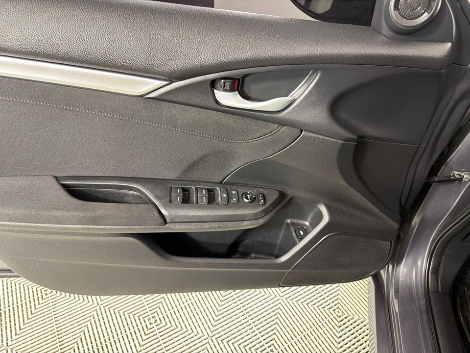 2020 Honda Civic 10th Gen - Image 10 of 26