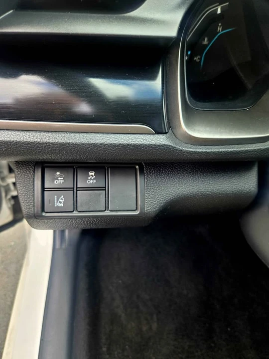 2020 Honda Civic 10th Gen - Image 10 of 20