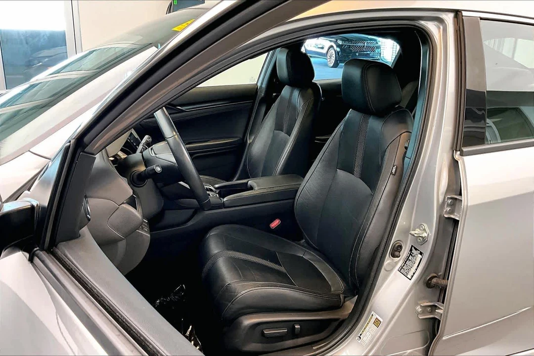 2020 Honda Civic 10th Gen - Image 8 of 12
