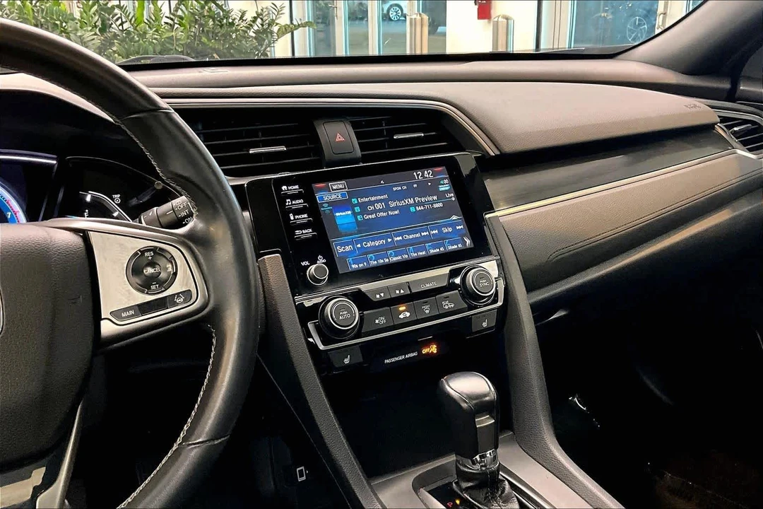 2020 Honda Civic 10th Gen - Image 7 of 12