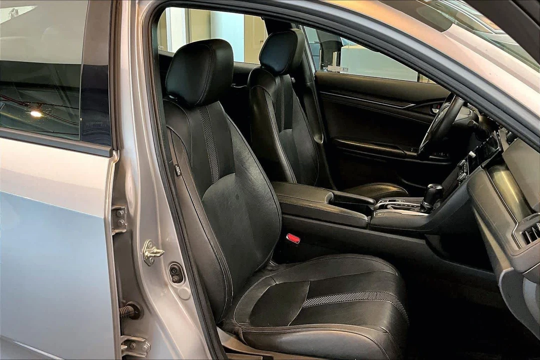 2020 Honda Civic 10th Gen - Image 9 of 12