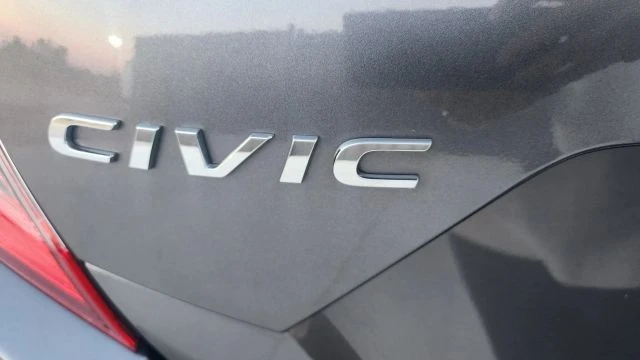 2020 Honda Civic 10th Gen - Image 13 of 21