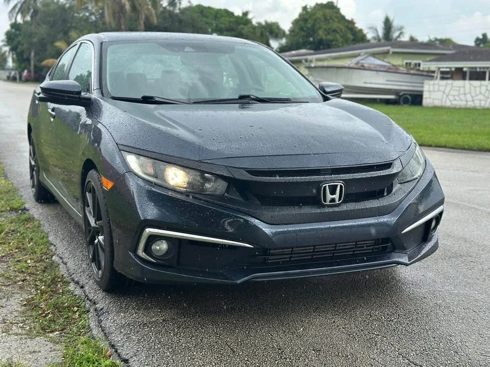 2020 Honda Civic 10th Gen - Image 2 of 9