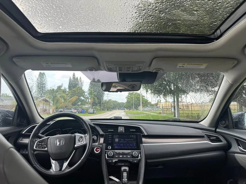 2020 Honda Civic 10th Gen - Image 6 of 9