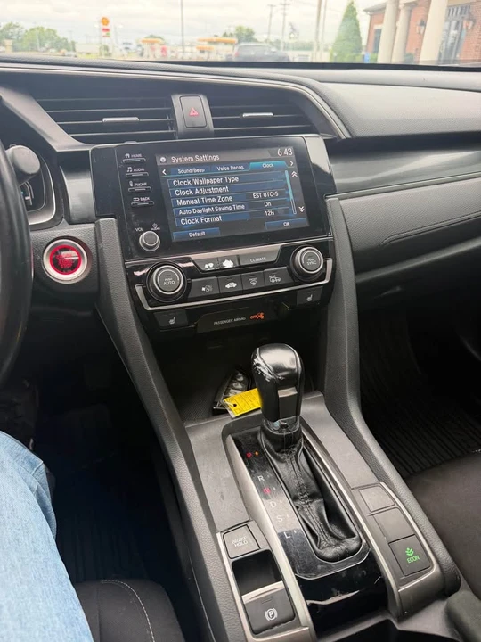 2020 Honda Civic 10th Gen - Image 14 of 16