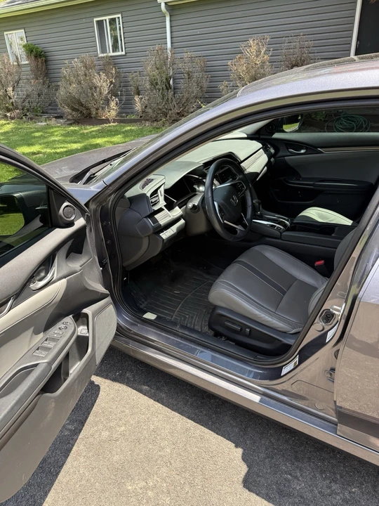 2020 Honda Civic 10th Gen - Image 9 of 13