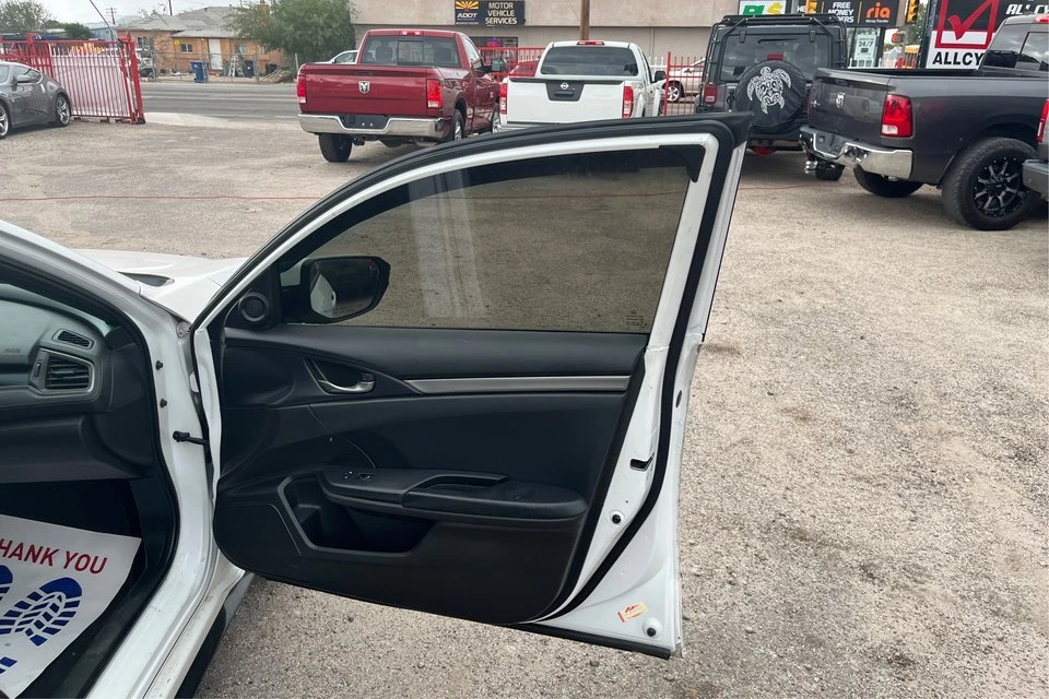 2020 Honda Civic 10th Gen - Image 18 of 20