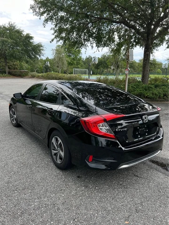 2020 Honda Civic 10th Gen - Image 6 of 8