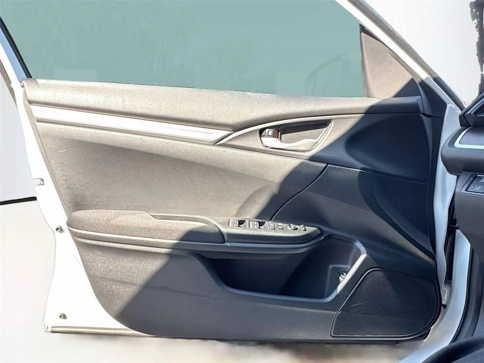 2020 Honda Civic 10th Gen - Image 16 of 21