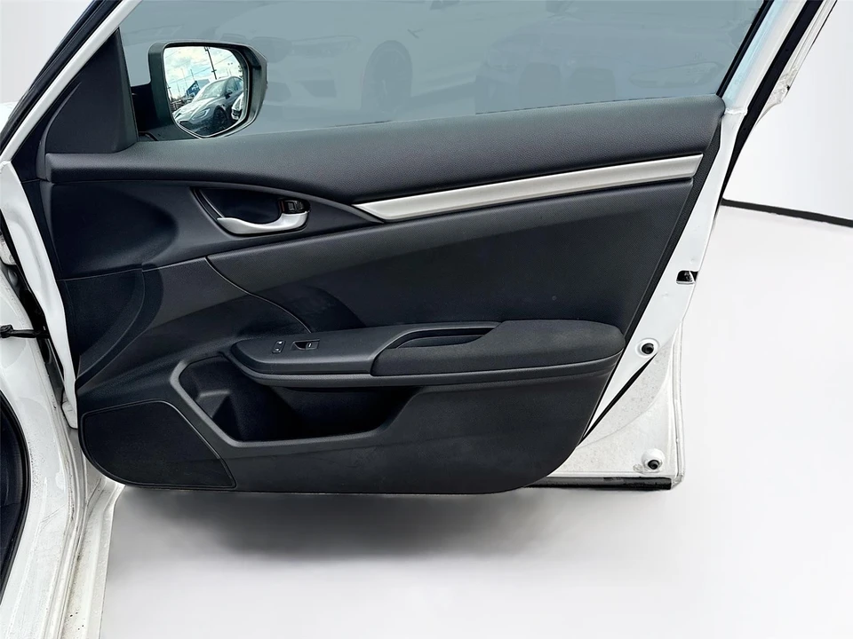 2020 Honda Civic 10th Gen - Image 9 of 15