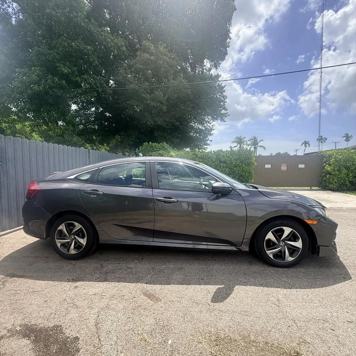 2020 Honda Civic 10th Gen - Image 6 of 15