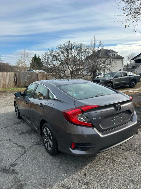 2020 Honda Civic 10th Gen - Image 5 of 10