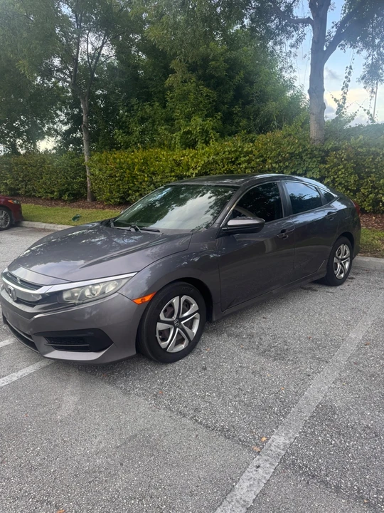 2020 Honda Civic 10th Gen - Image 2 of 5