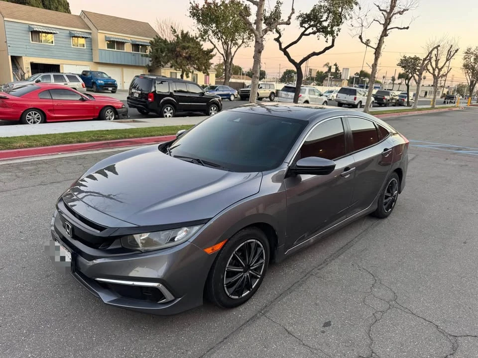 2020 Honda Civic 10th Gen - Image 2 of 12