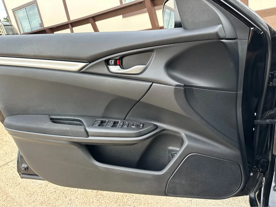 2020 Honda Civic 10th Gen - Image 11 of 18