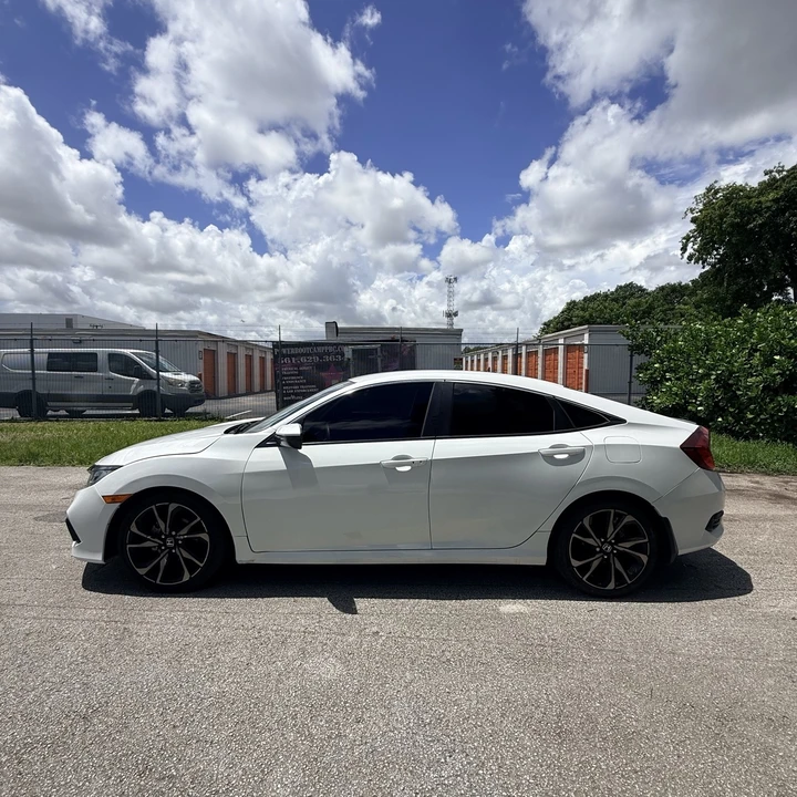 2020 Honda Civic 10th Gen - Image 5 of 17