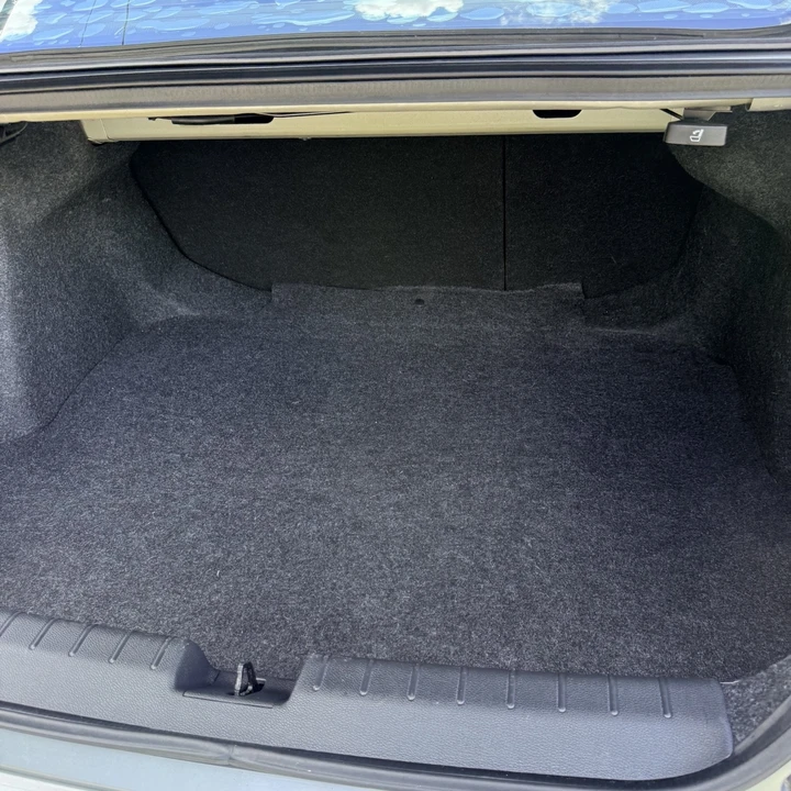 2020 Honda Civic 10th Gen - Image 13 of 21