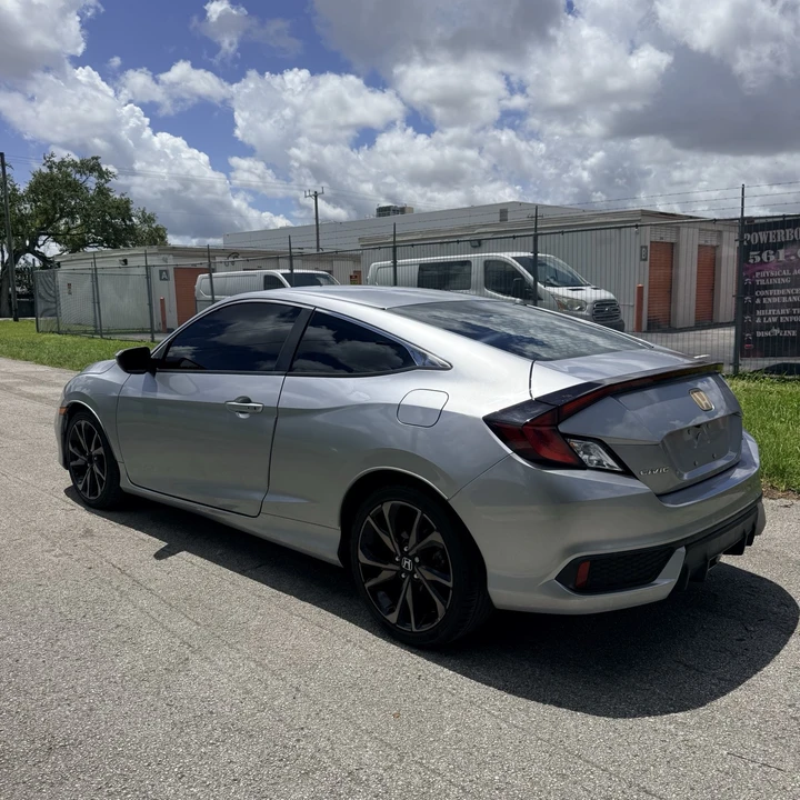 2020 Honda Civic 10th Gen - Image 8 of 21