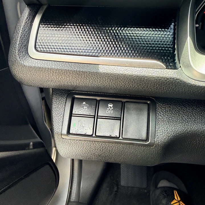 2020 Honda Civic 10th Gen - Image 14 of 21