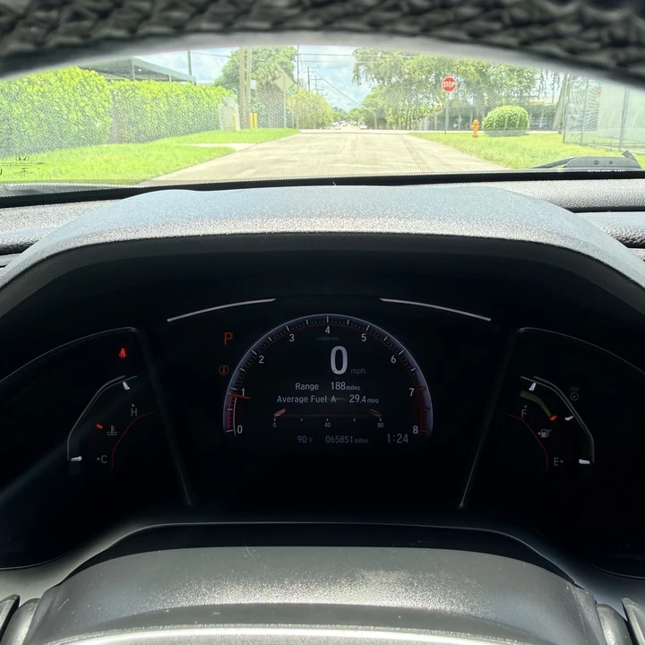 2020 Honda Civic 10th Gen - Image 18 of 21