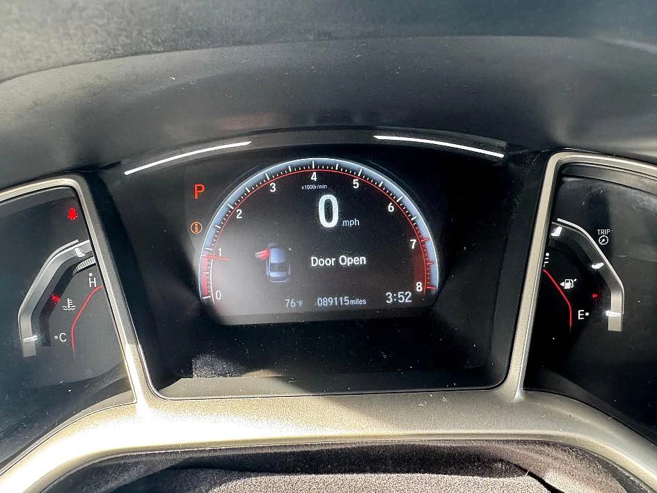 2020 Honda Civic 10th Gen - Image 10 of 15