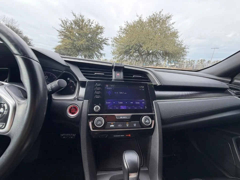 2020 Honda Civic 10th Gen - Image 13 of 21