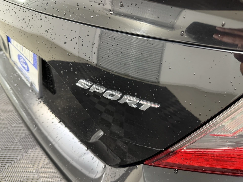 2020 Honda Civic 10th Gen - Image 8 of 12