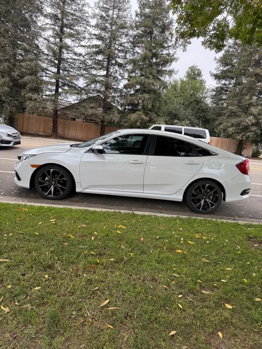 2020 Honda Civic 10th Gen - Image 2 of 10