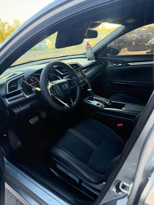 2020 Honda Civic 10th Gen - Image 6 of 13
