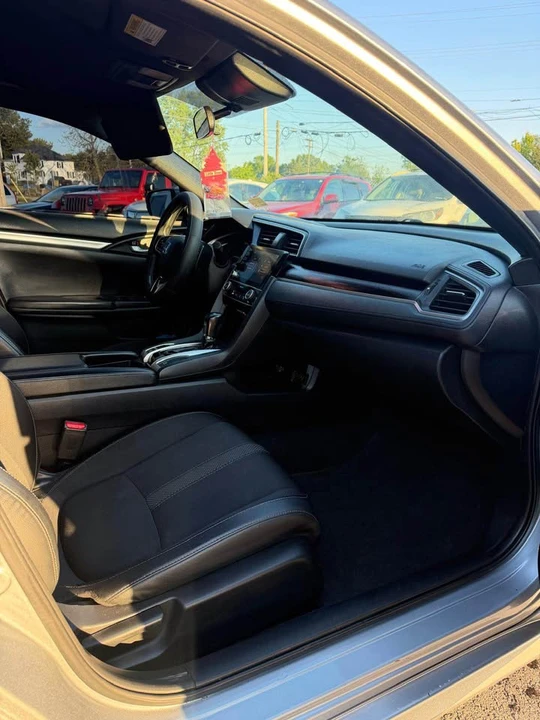 2020 Honda Civic 10th Gen - Image 2 of 13