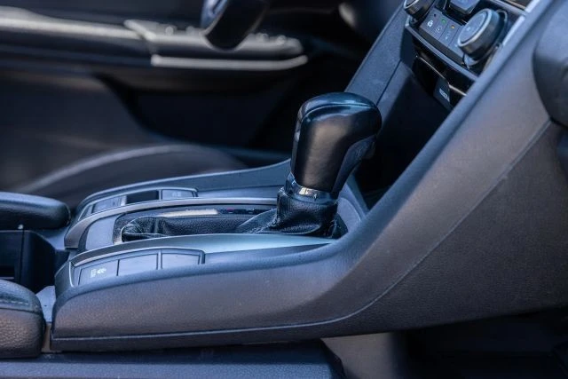 2020 Honda Civic 10th Gen - Image 18 of 31