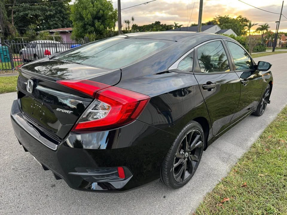 2020 Honda Civic 10th Gen - Image 8 of 15