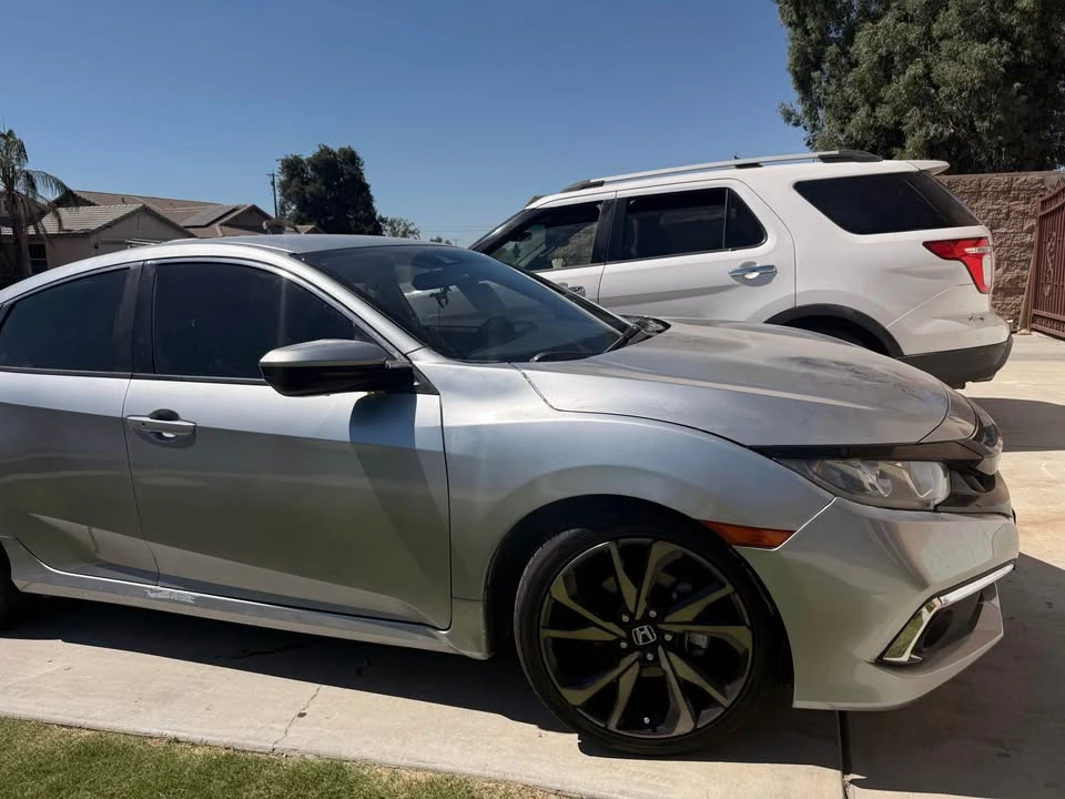 2020 Honda Civic 10th Gen - Image 2 of 3