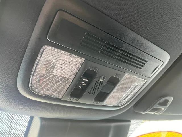 2020 Honda Civic 10th Gen - Image 16 of 31