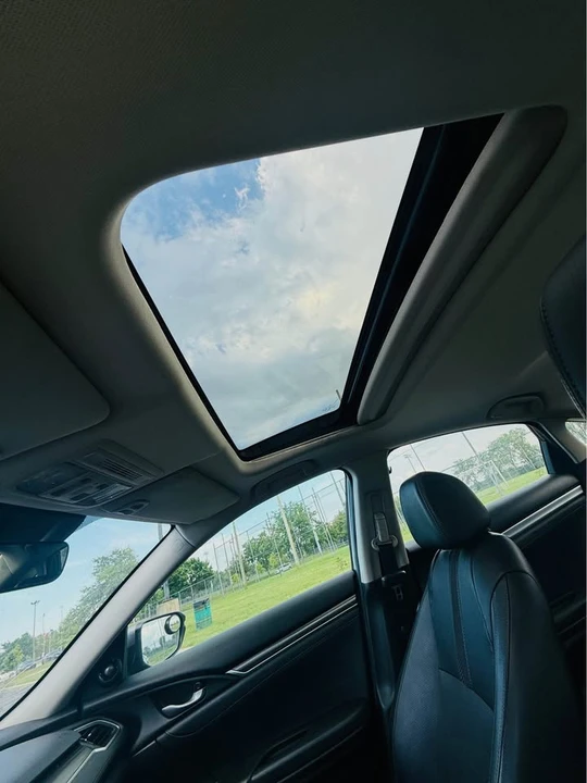 2020 Honda Civic 10th Gen - Image 6 of 10