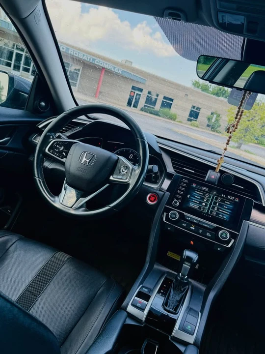 2020 Honda Civic 10th Gen - Image 8 of 10