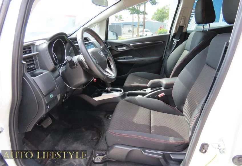 2020 Honda Fit - Image 24 of 31