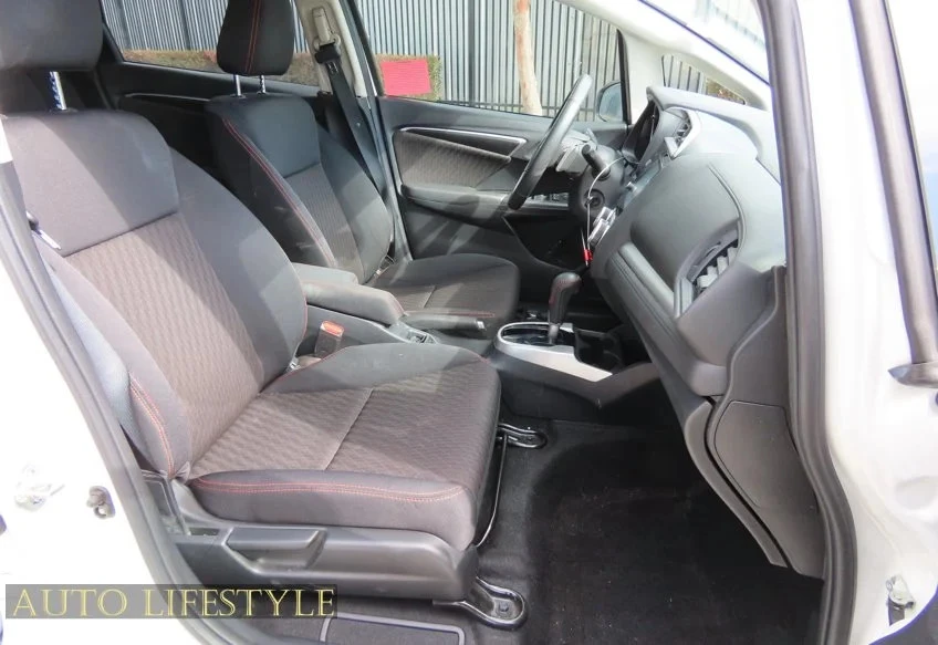 2020 Honda Fit - Image 20 of 31
