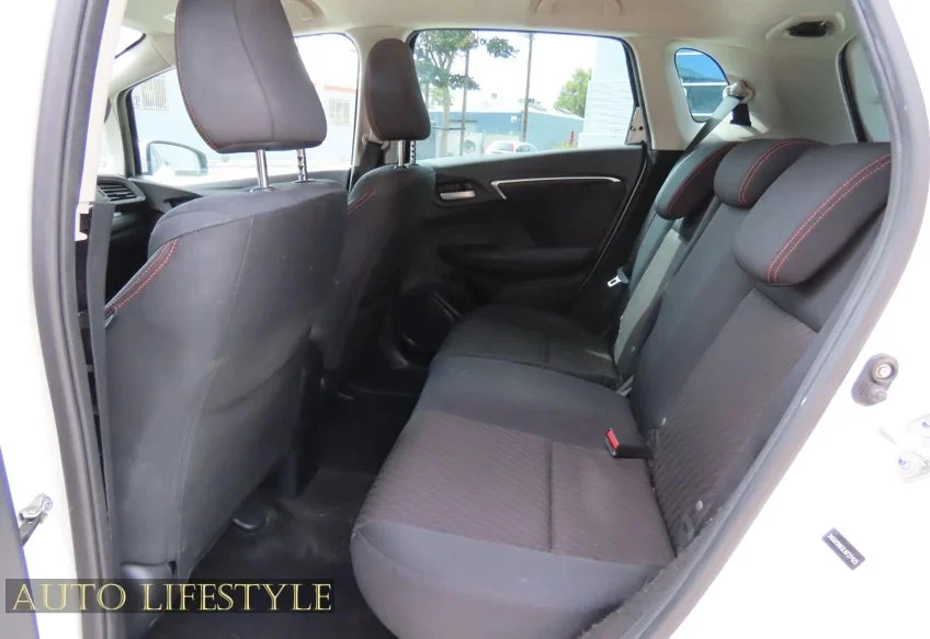 2020 Honda Fit - Image 25 of 31