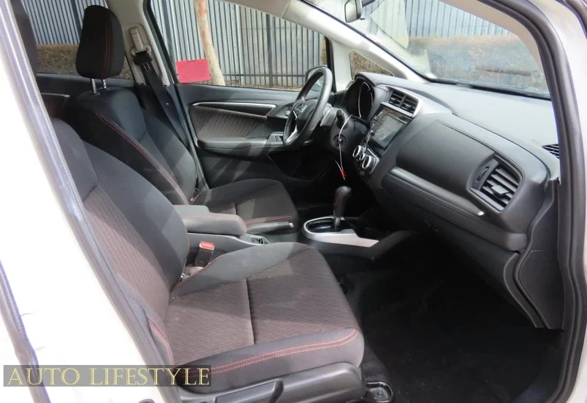2020 Honda Fit - Image 21 of 31