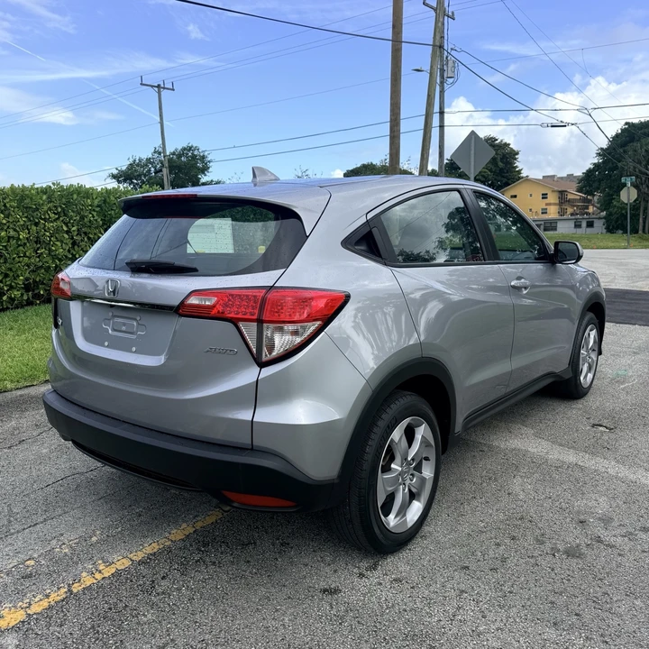 2020 Honda HR-V 2nd Gen - Image 4 of 17