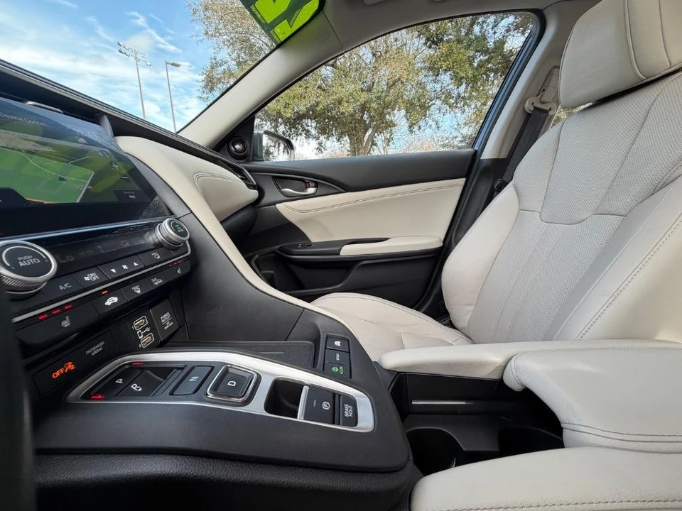2020 Honda Insight 3rd Gen - Image 17 of 21